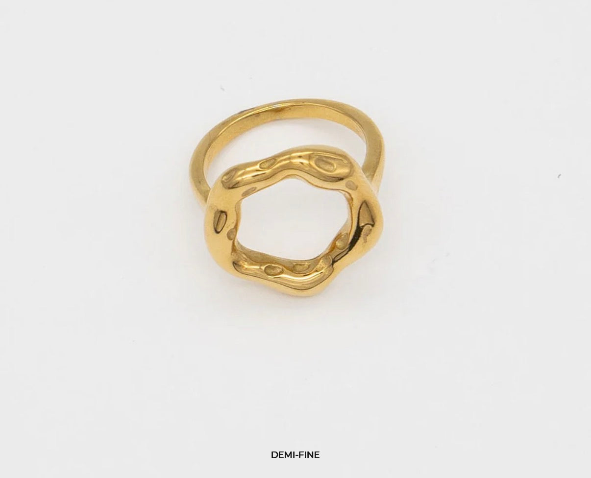 18k Gold Coronet Ring